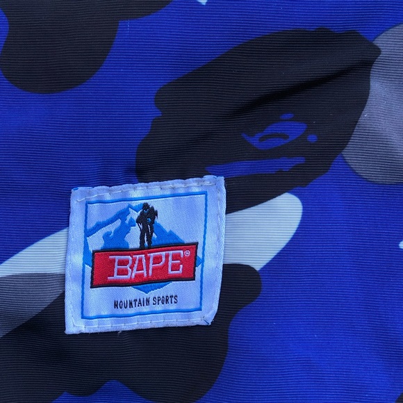 BAPE Bathing Ape Blue Camouflage Shark Hood Full-Zip Windbreaker Jacket - Picture 3 of 16